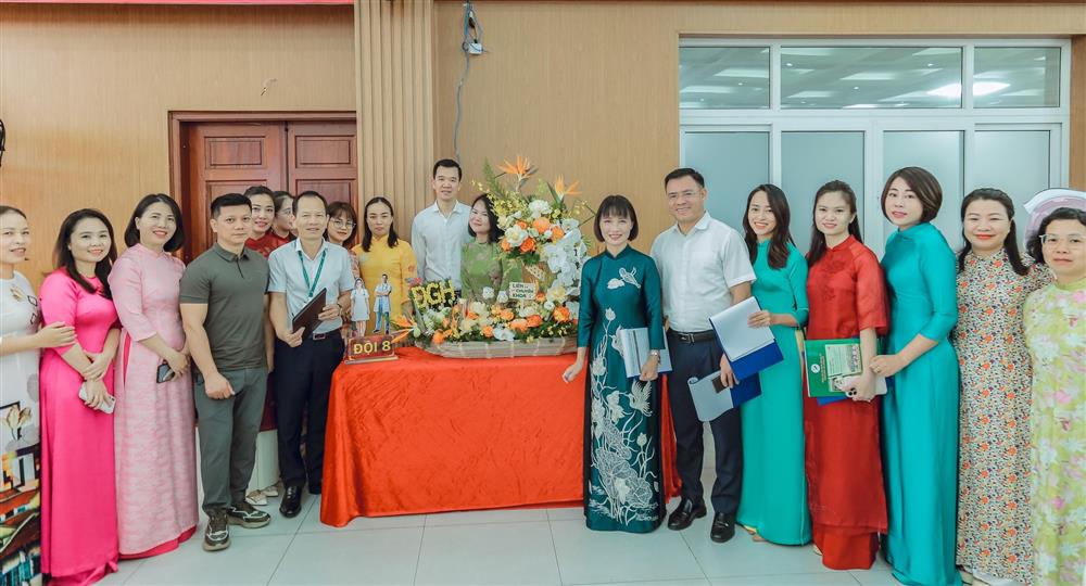 SẮC HOA RỰC RỠ CHÀO MỪNG NGÀY PHỤ NỮ VIỆT NAM 20/10: Vươn tầm – Hội nhập 